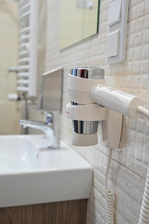Hotel Terminal Gorzow Wielkopolski Ngoại thất bức ảnh