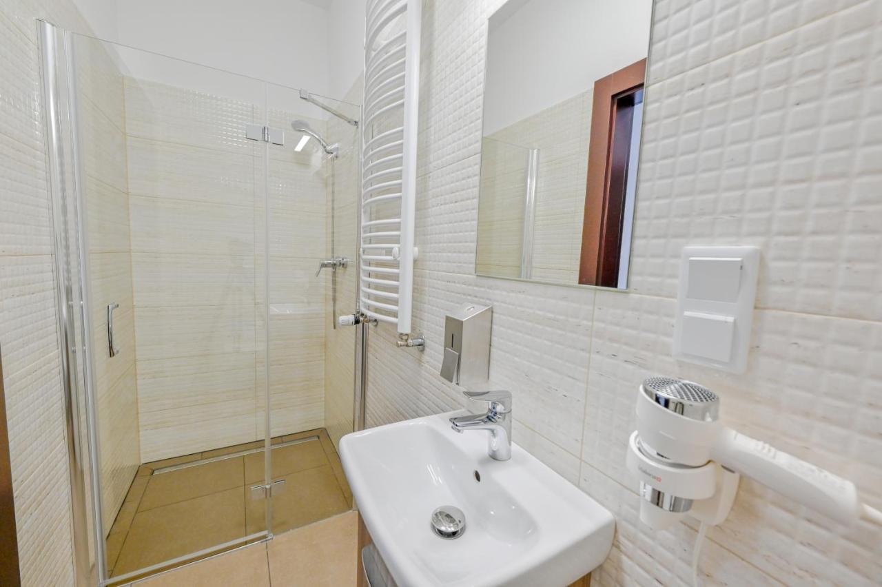 Hotel Terminal Gorzow Wielkopolski Ngoại thất bức ảnh